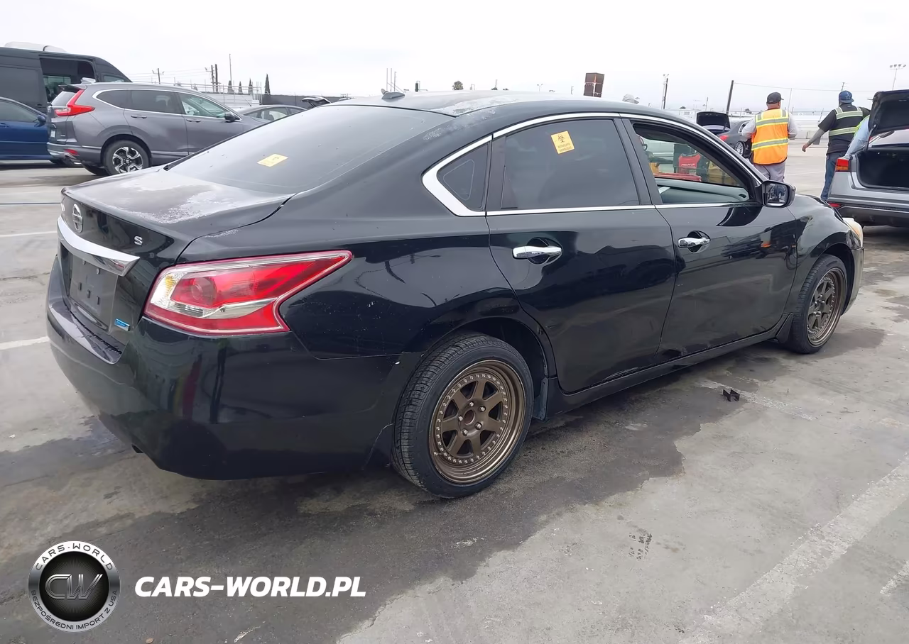 2014 Nissan Altima 2.5 S VIN:1N4AL3AP9EN252466 - 4
