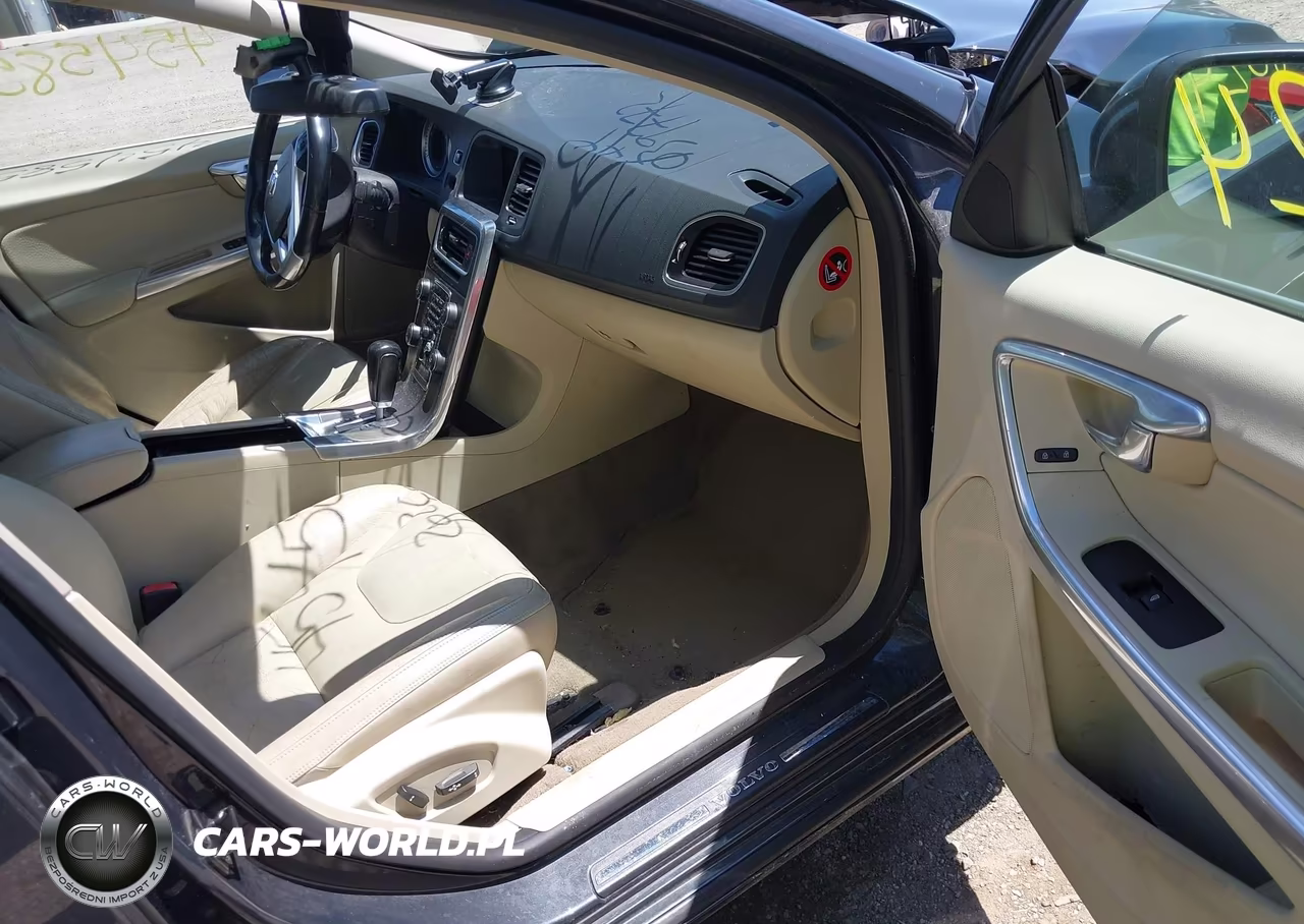 2012 Volvo S60 T5 VIN:YV1622FSXC2039772 - 5