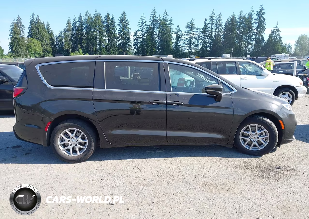 2025 Chrysler Pacifica Select VIN:2C4RC1BG3SR554480 - 12