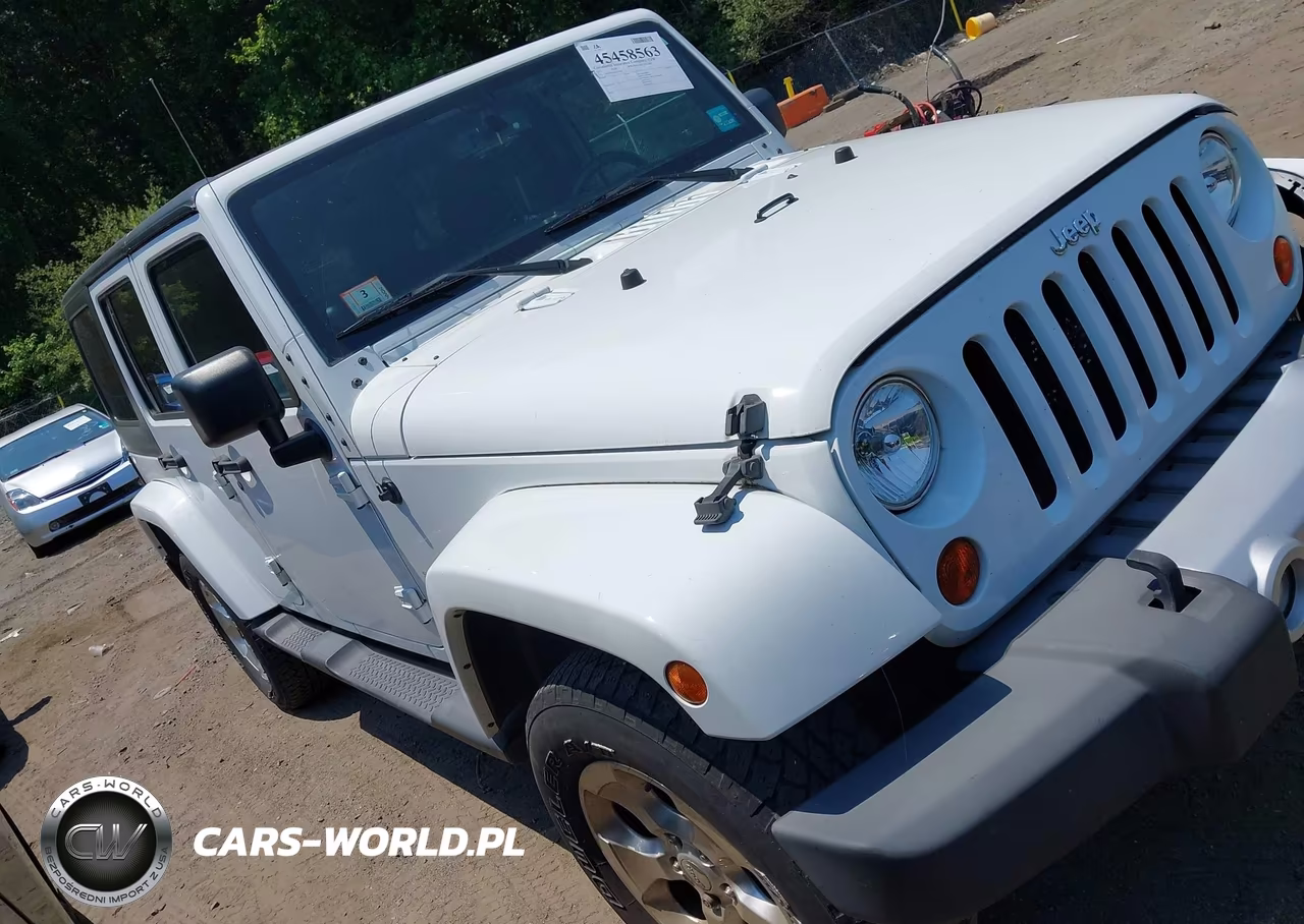 2013 Jeep Wrangler Unlimited Sahara – zdjęcie 1 z 16