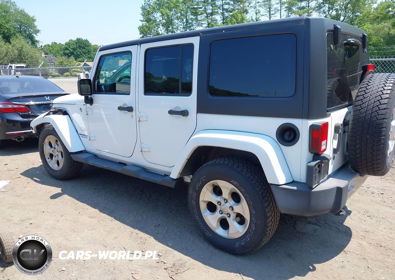 2013 Jeep Wrangler Unlimited Sahara VIN:1C4HJWEG6DL502704 - 3