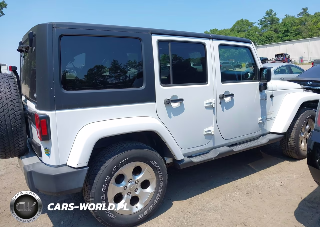 2013 Jeep Wrangler Unlimited Sahara VIN:1C4HJWEG6DL502704 - 4