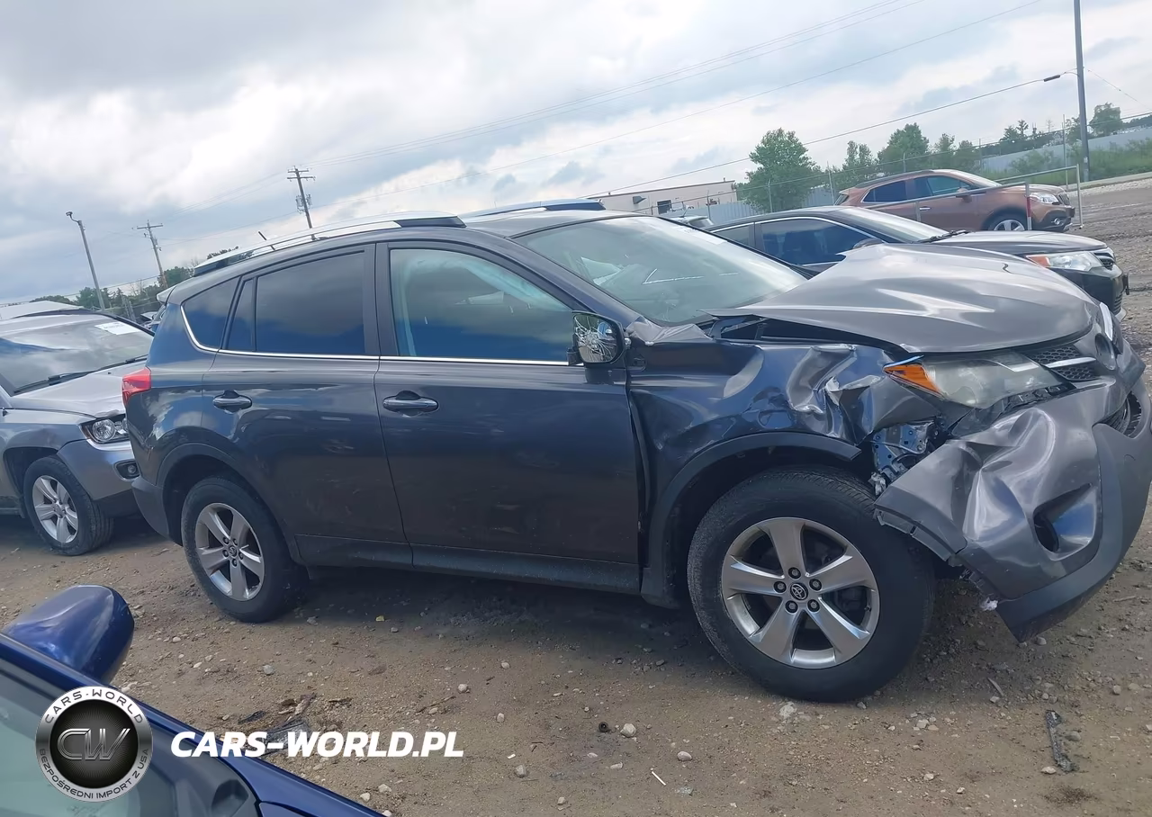 2015 Toyota Rav4 Xle VIN:2T3RFREV2FW311769 - 13