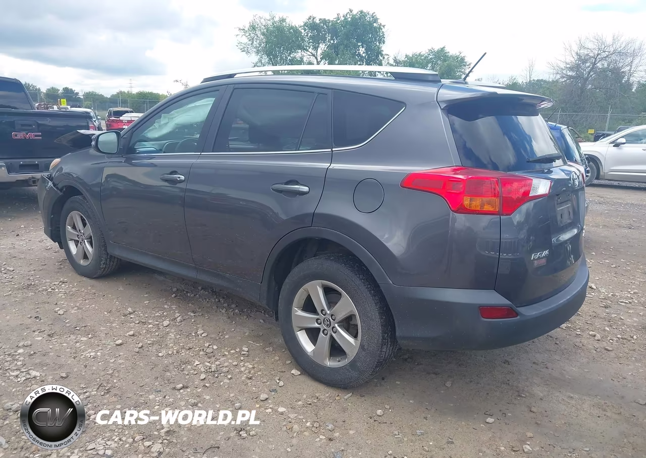 2015 Toyota Rav4 Xle VIN:2T3RFREV2FW311769 - 3