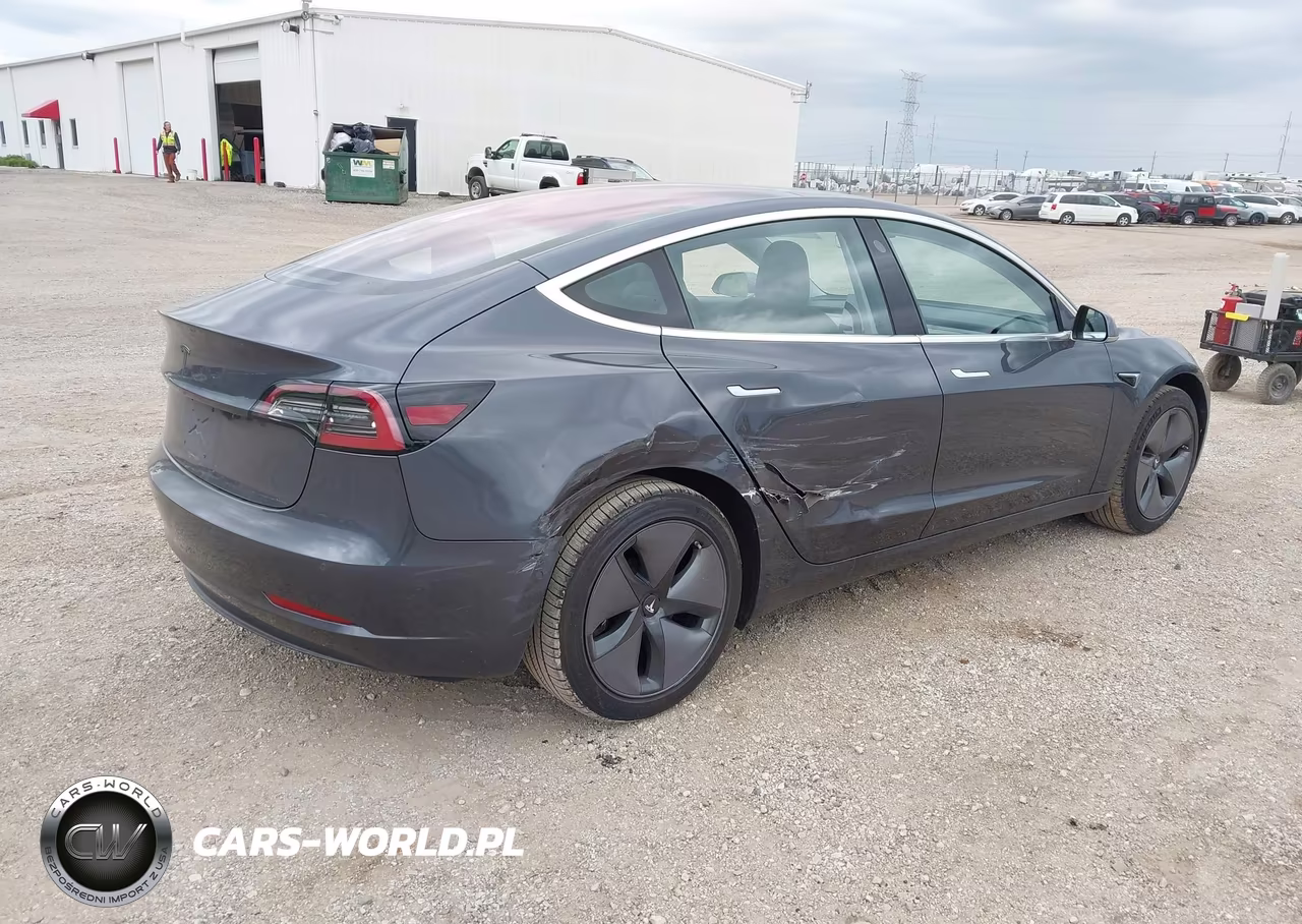 2018 Tesla Model 3 Long Range-Mid Range VIN:5YJ3E1EA5JF006918 - 4
