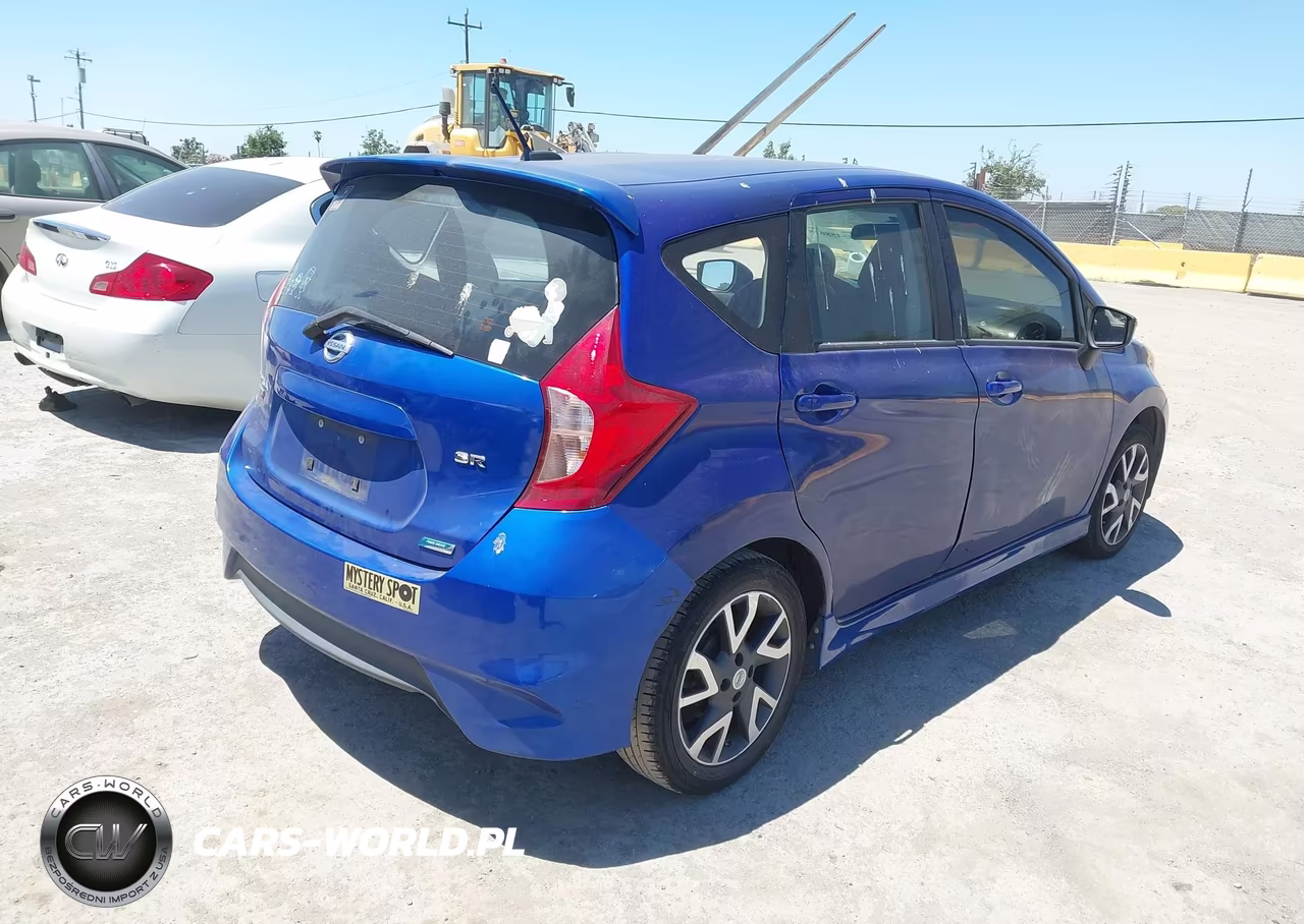 2015 Nissan Versa Note Sr VIN:3N1CE2CP3FL436987 - 4