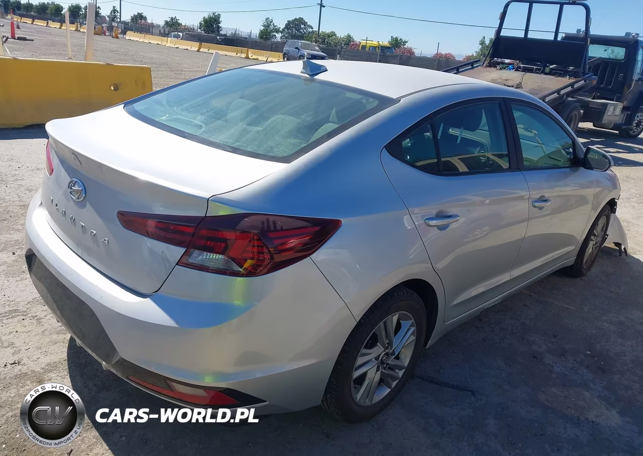 2019 Hyundai Elantra Sel VIN:KMHD84LF5KU770817 - 4