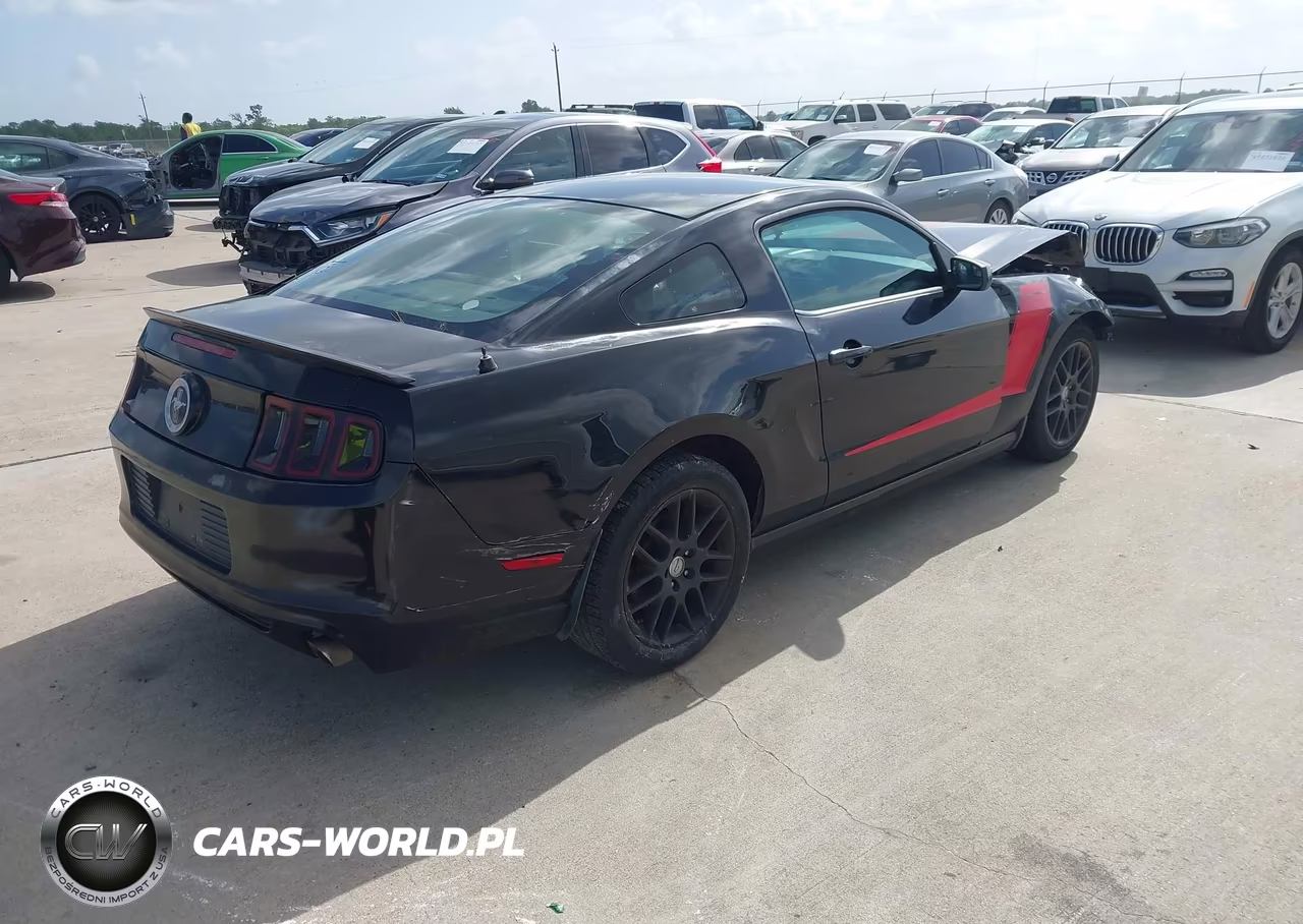 2014 Ford Mustang V6 VIN:1ZVBP8AM7E5303949 - 4