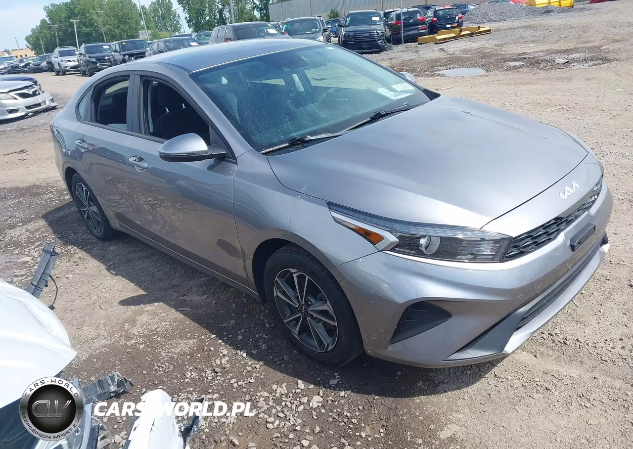 2023 Kia Forte Lxs