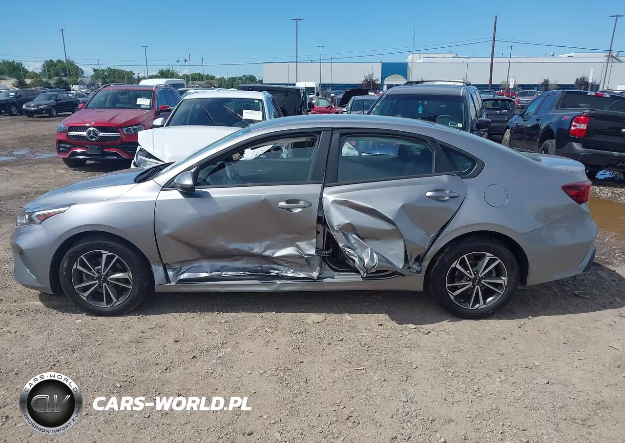 2023 Kia Forte Lxs VIN:3KPF24AD9PE620523 - 15