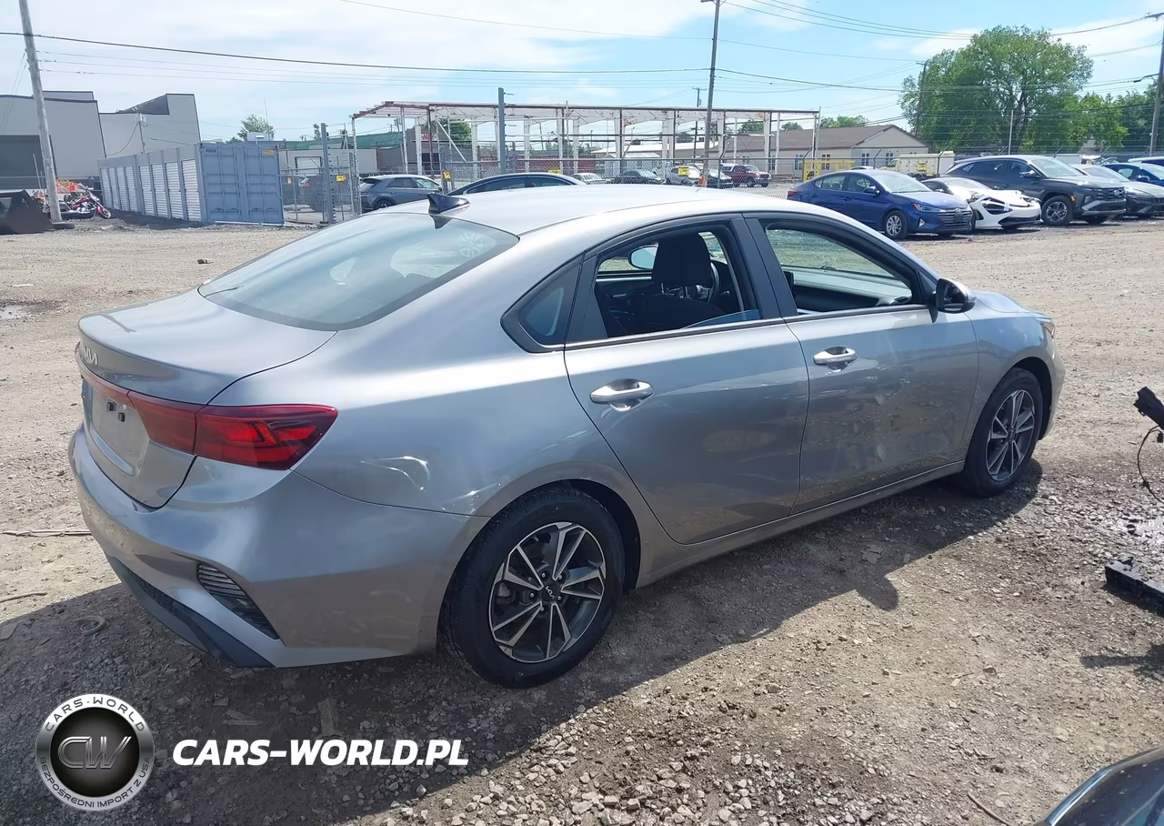 2023 Kia Forte Lxs VIN:3KPF24AD9PE620523 - 4
