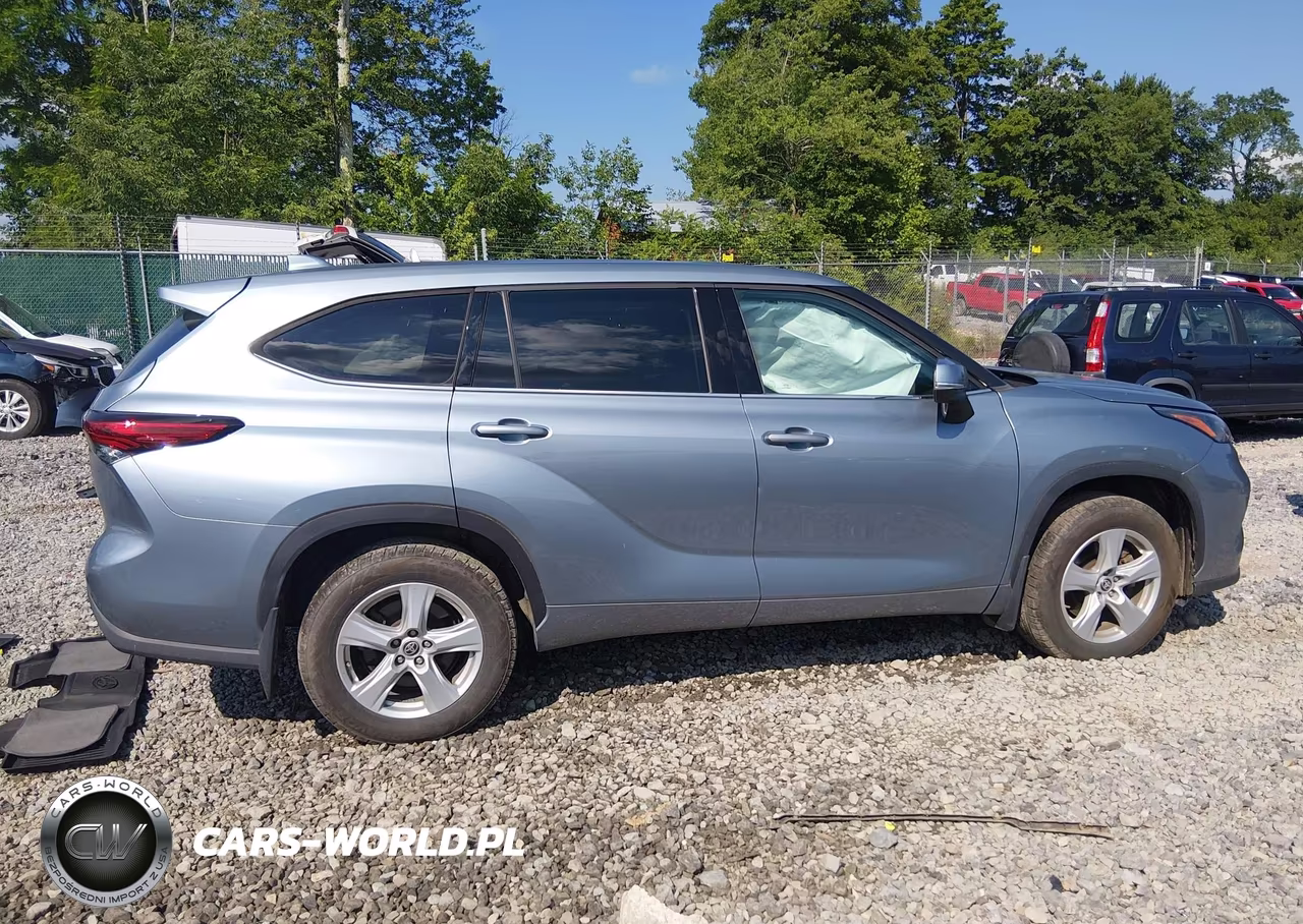 2020 Toyota Highlander Le VIN:5TDBZRBH1LS017087 - 13