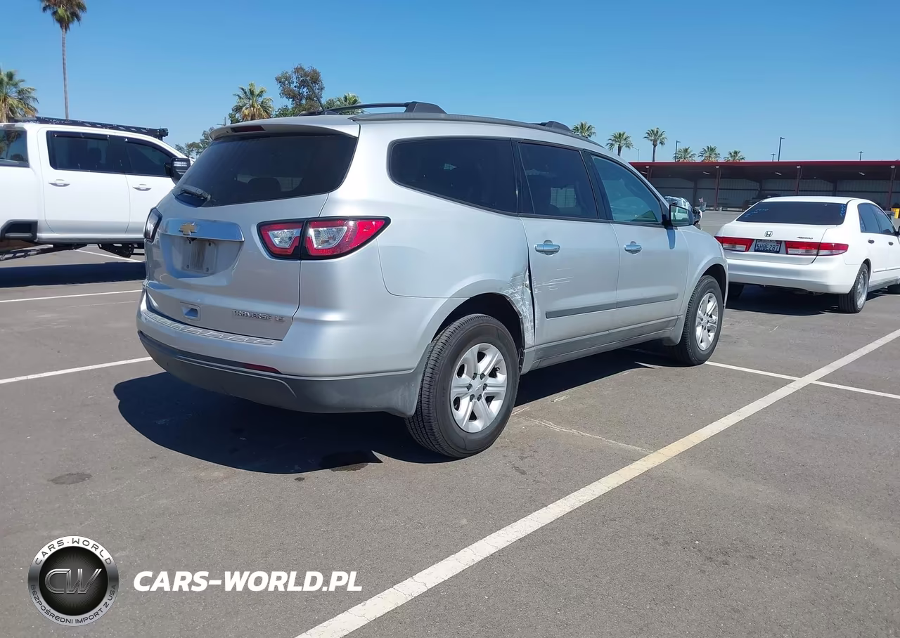 2015 Chevrolet Traverse Ls VIN:1GNKRFED4FJ127339 - 4