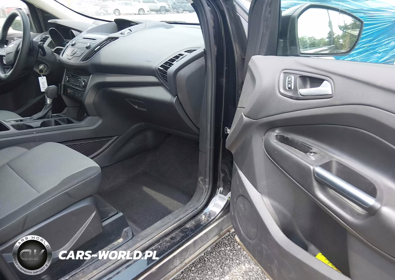 2017 Ford Escape Se VIN:1FMCU0G90HUB85821 - 5