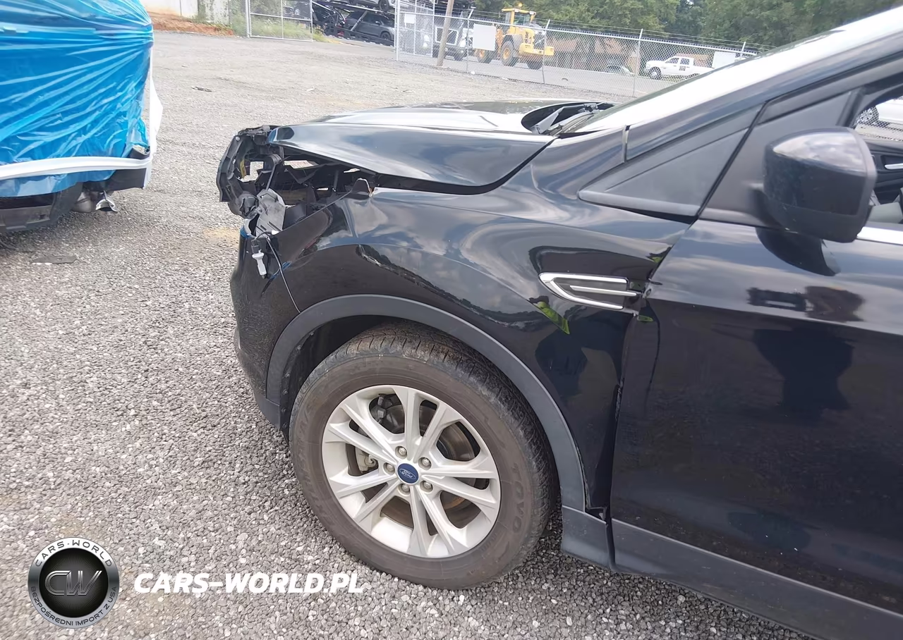 2017 Ford Escape Se VIN:1FMCU0G90HUB85821 - 6