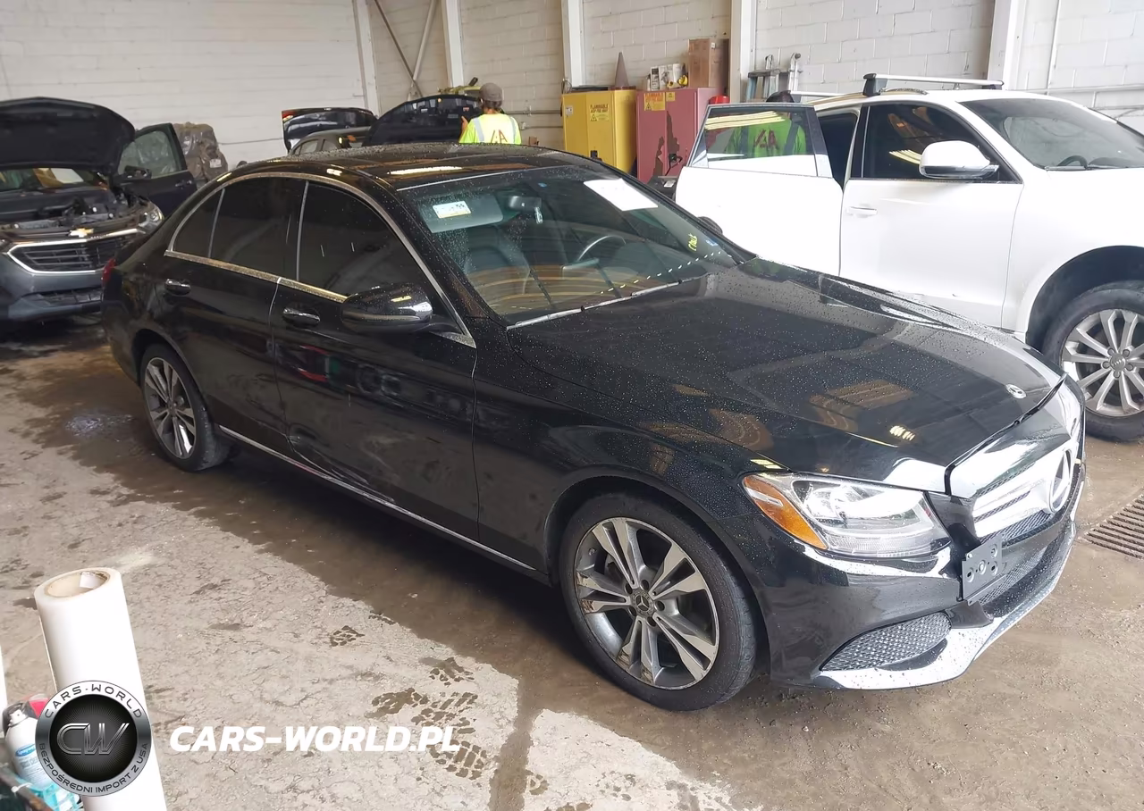 2018 Mercedes-Benz C 300 4Matic – zdjęcie 1 z 16