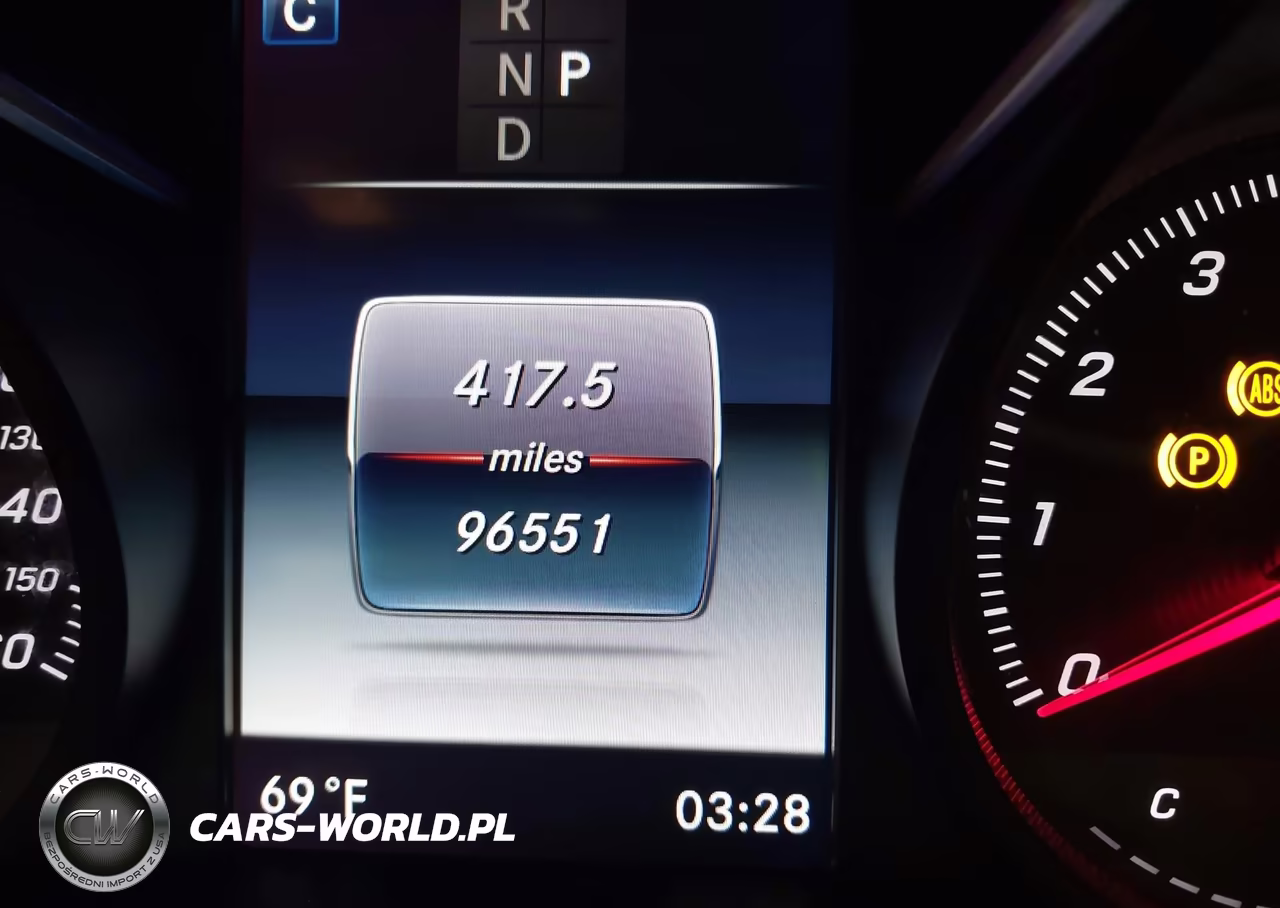 2018 Mercedes-Benz C 300 4Matic VIN:55SWF4KB3JU282246 - 15