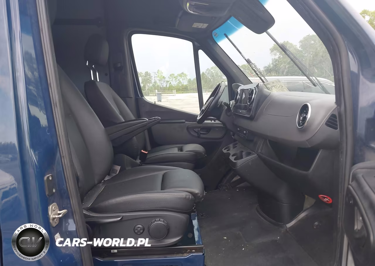 2022 Mercedes-Benz Sprinter 2500 High Roof V6 VIN:W1Y4EDHY9NT107800 - 5