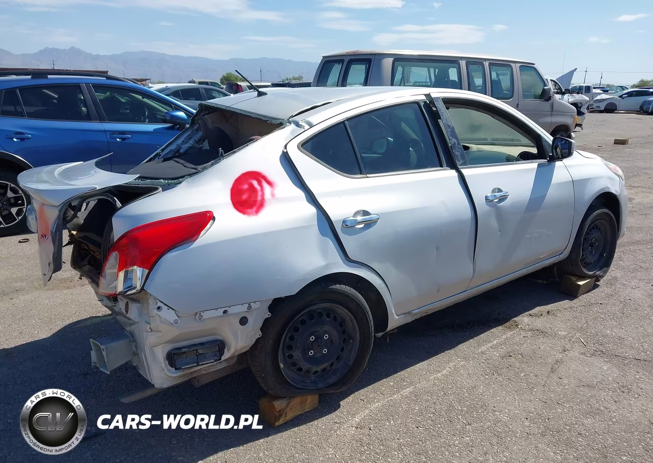 2018 Nissan Versa 1.6 Sv VIN:3N1CN7AP0JL820623 - 4