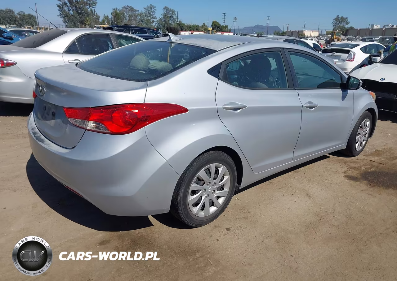 2011 Hyundai Elantra Gls VIN:5NPDH4AE9BH033385 - 4