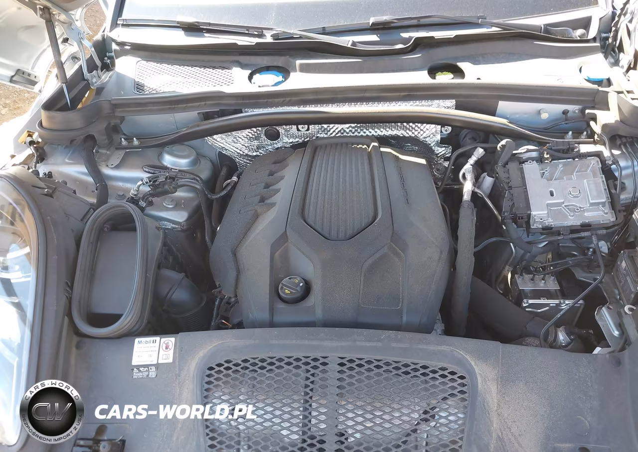 2023 Porsche Macan T VIN:WP1AA2A52PLB03306 - 10