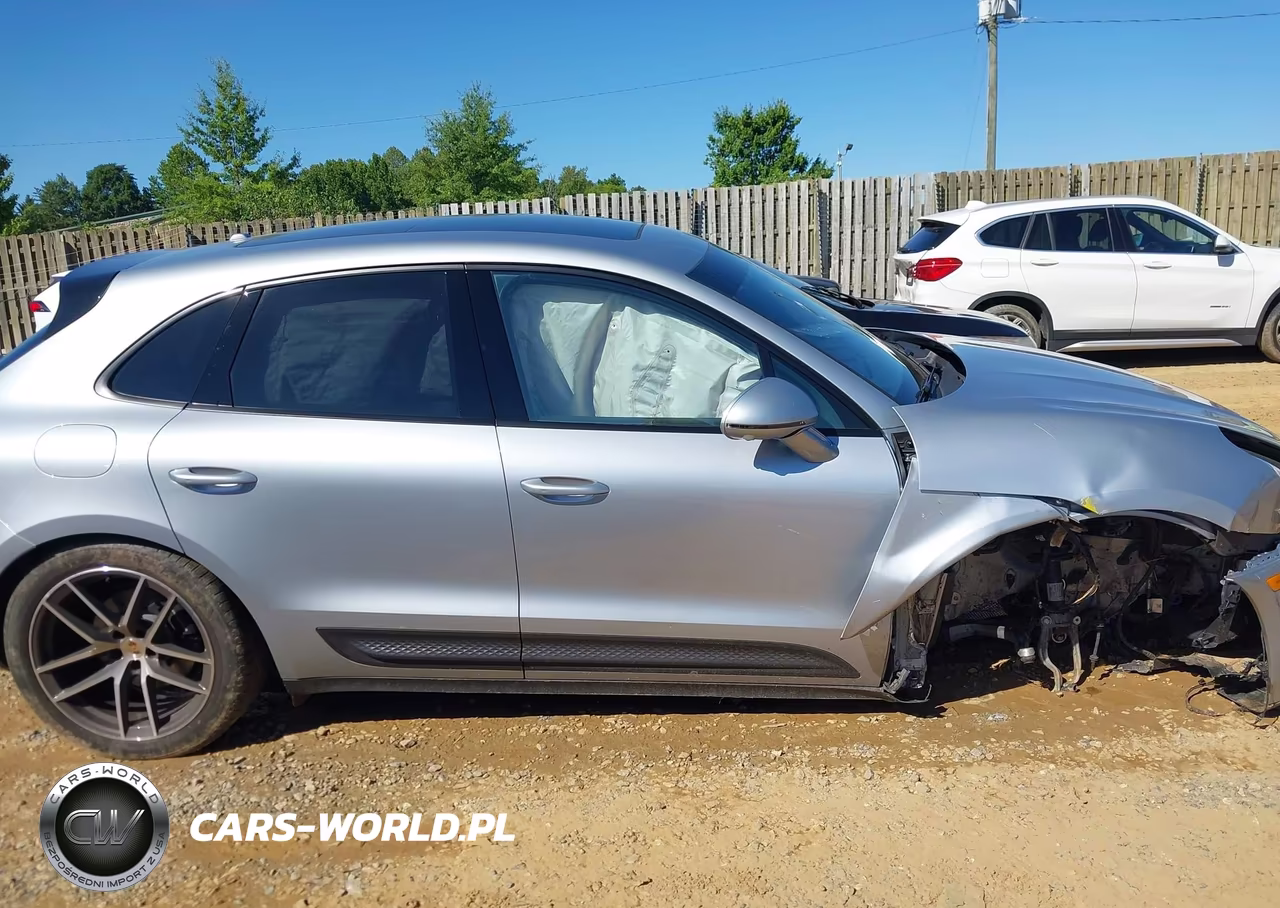 2023 Porsche Macan T VIN:WP1AA2A52PLB03306 - 14
