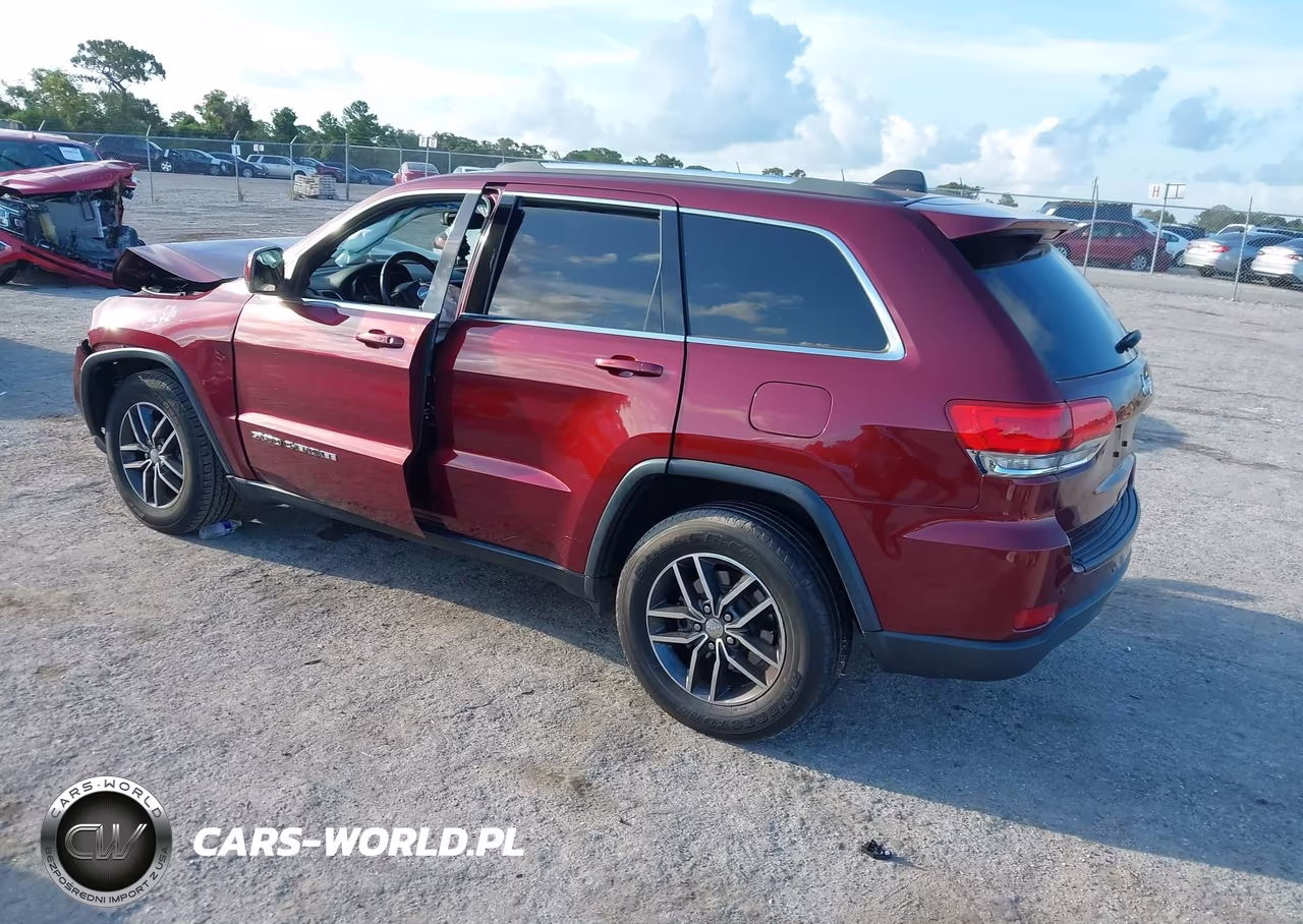 2018 Jeep Grand Cherokee Laredo E 4X2 VIN:1C4RJEAG2JC402633 - 3