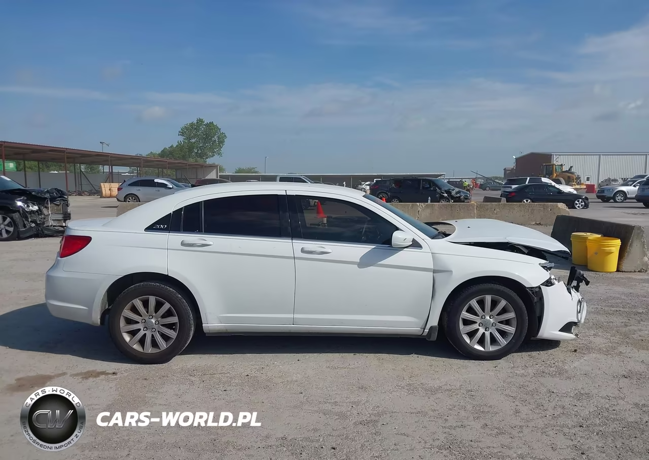 2013 Chrysler 200 Touring VIN:1C3CCBBB6DN629208 - 13