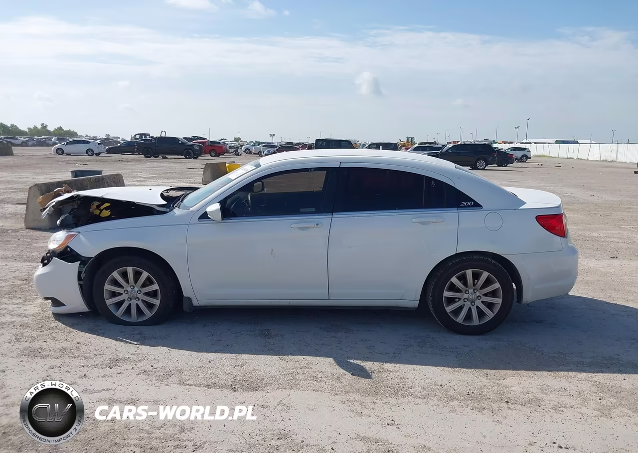 2013 Chrysler 200 Touring VIN:1C3CCBBB6DN629208 - 14