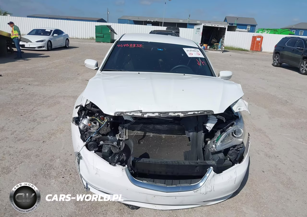 2013 Chrysler 200 Touring VIN:1C3CCBBB6DN629208 - 6