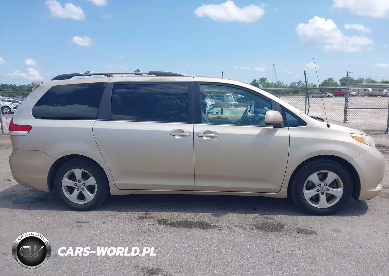 2011 Toyota Sienna Le V6 VIN:5TDKK3DC2BS148871 - 13