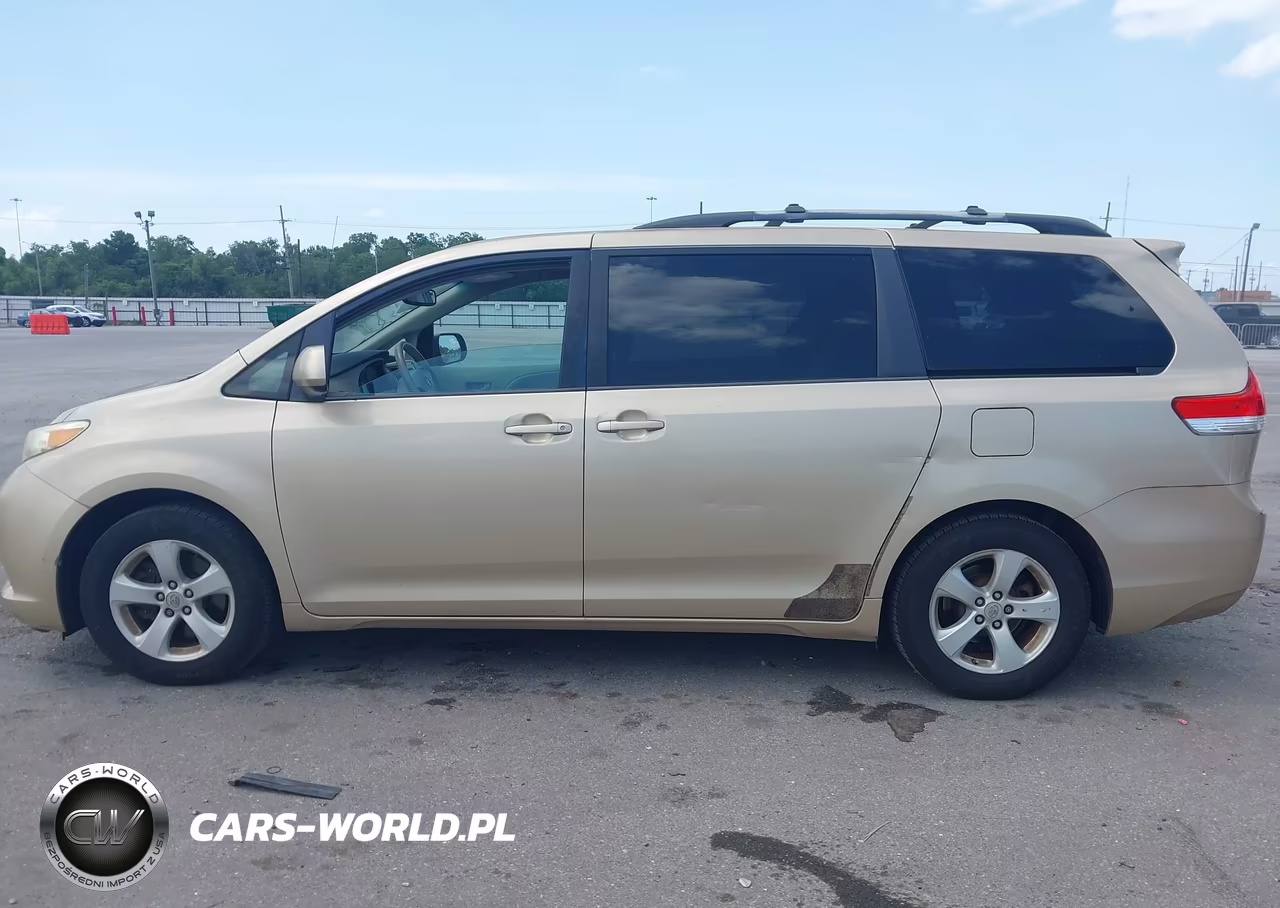 2011 Toyota Sienna Le V6 VIN:5TDKK3DC2BS148871 - 14
