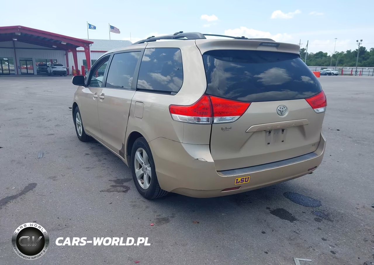 2011 Toyota Sienna Le V6 VIN:5TDKK3DC2BS148871 - 3