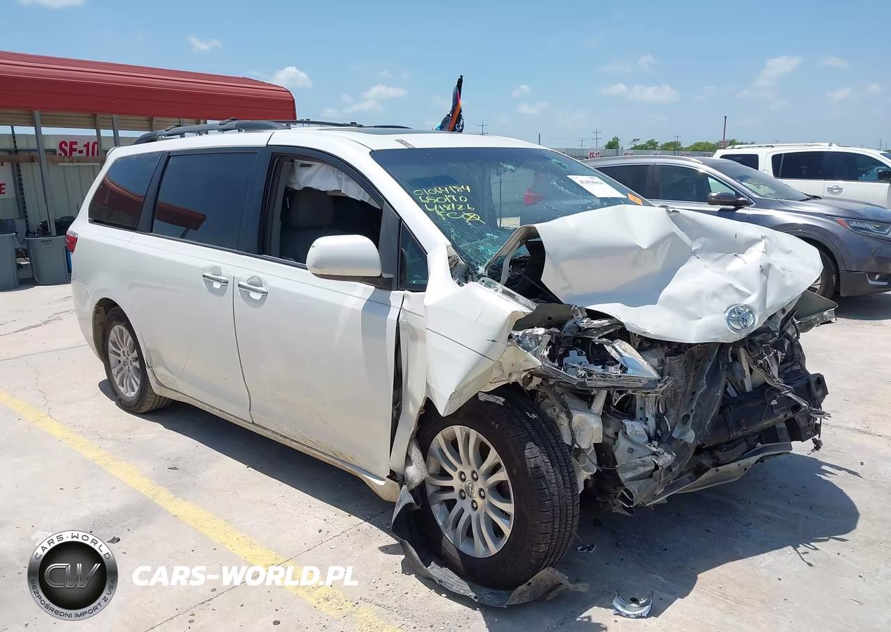2015 Toyota Sienna Xle 8 Passenger – zdjęcie 1 z 18