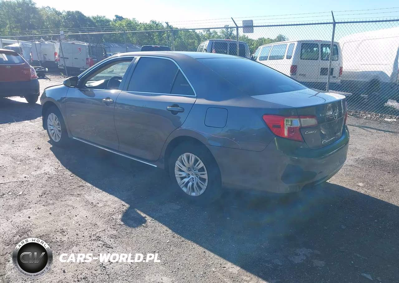 2013 Toyota Camry Le VIN:4T1BF1FK4DU703231 - 3
