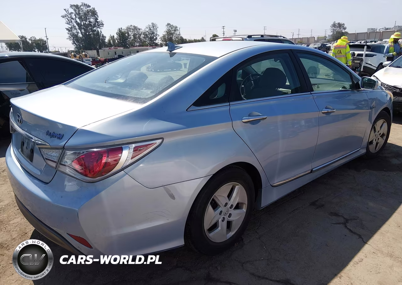 2011 Hyundai Sonata Hybrid VIN:KMHEC4A45BA000963 - 4