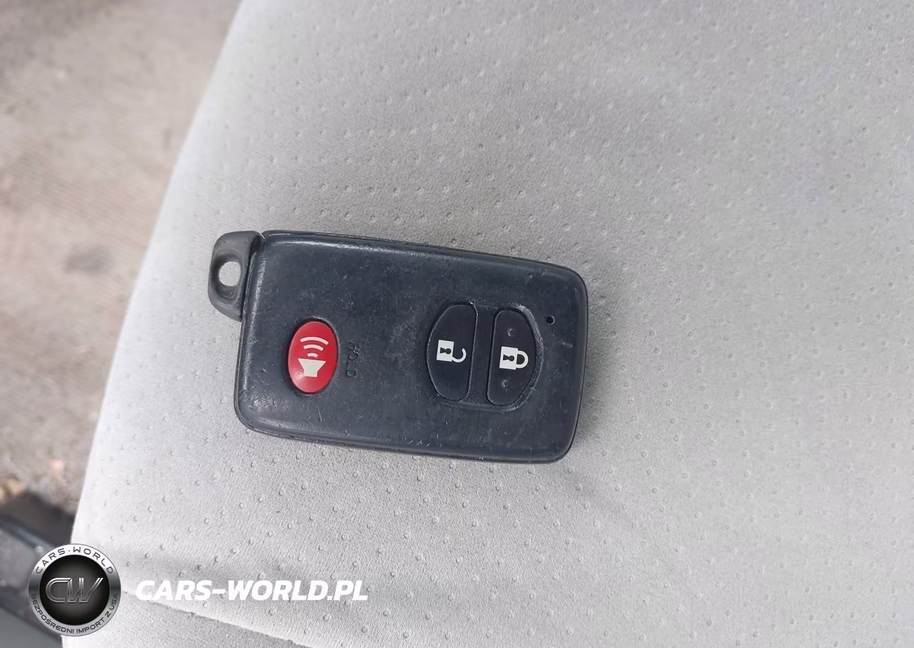 2011 Toyota Prius Two VIN:JTDKN3DU4B1379834 - 11