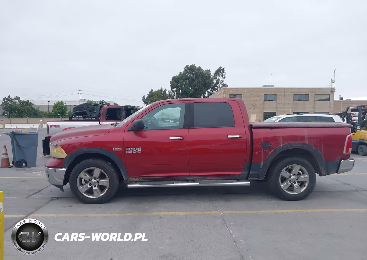 2015 Ram 1500 Laramie VIN:1C6RR7NTXFS700377 - 15