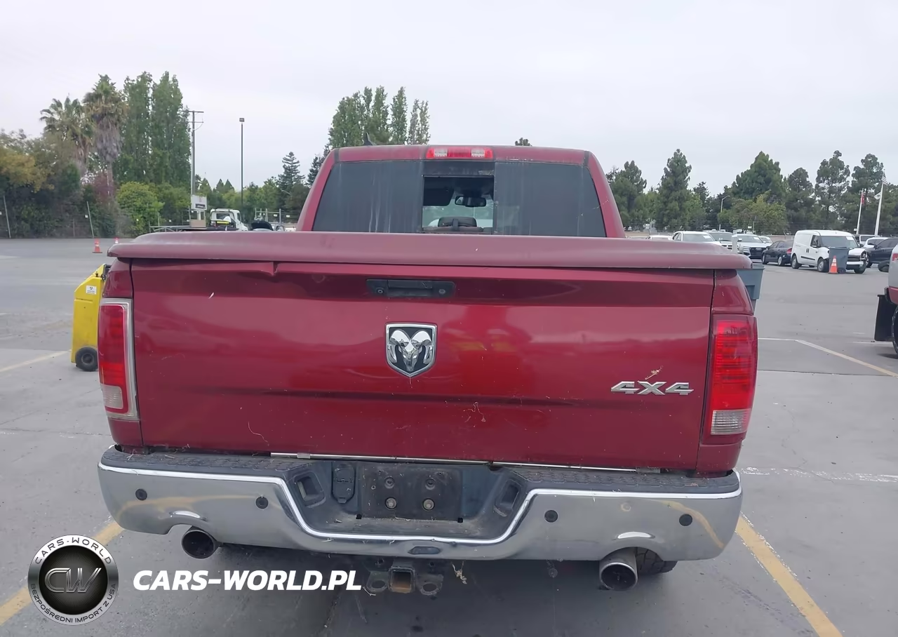 2015 Ram 1500 Laramie VIN:1C6RR7NTXFS700377 - 17