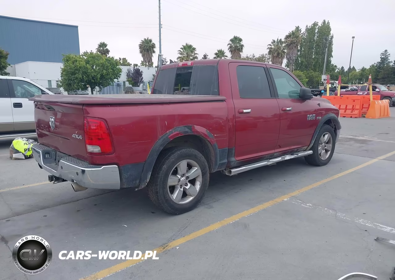 2015 Ram 1500 Laramie VIN:1C6RR7NTXFS700377 - 4