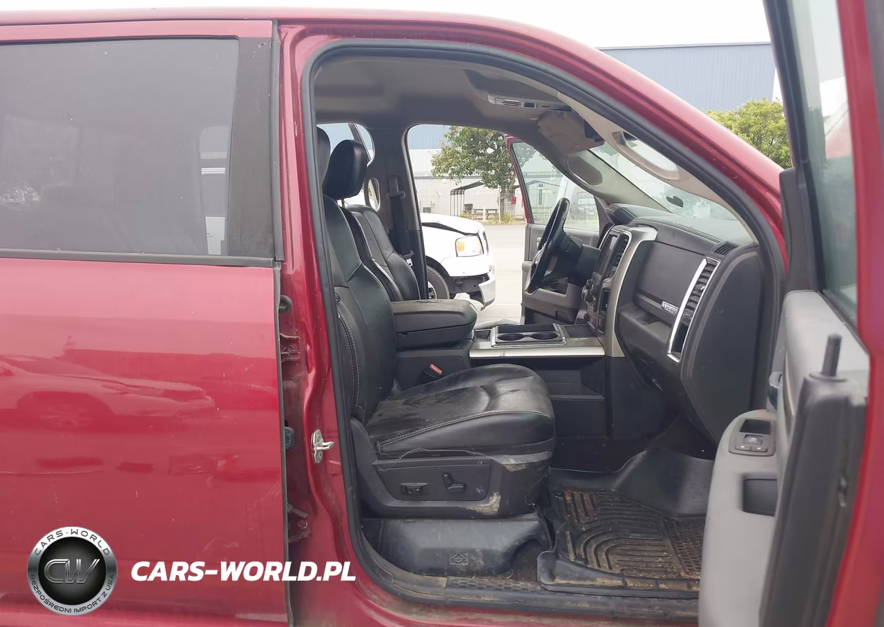 2015 Ram 1500 Laramie VIN:1C6RR7NTXFS700377 - 5