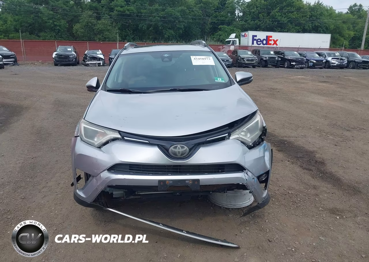 2017 Toyota Rav4 Xle VIN:2T3RFREV0HW543385 - 12
