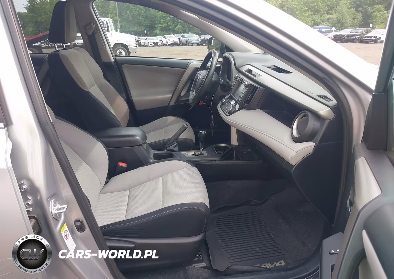 2017 Toyota Rav4 Xle VIN:2T3RFREV0HW543385 - 5