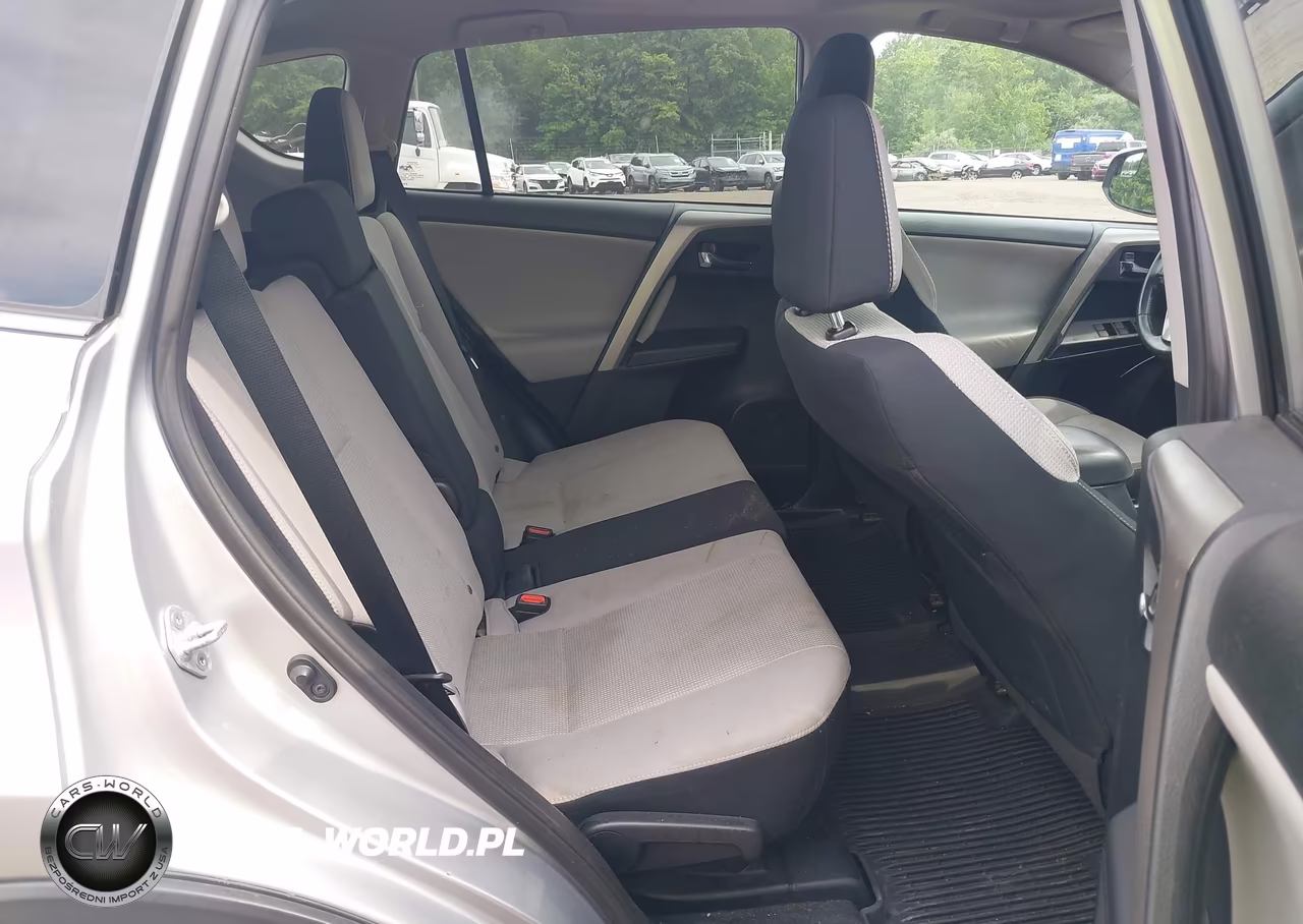 2017 Toyota Rav4 Xle VIN:2T3RFREV0HW543385 - 8