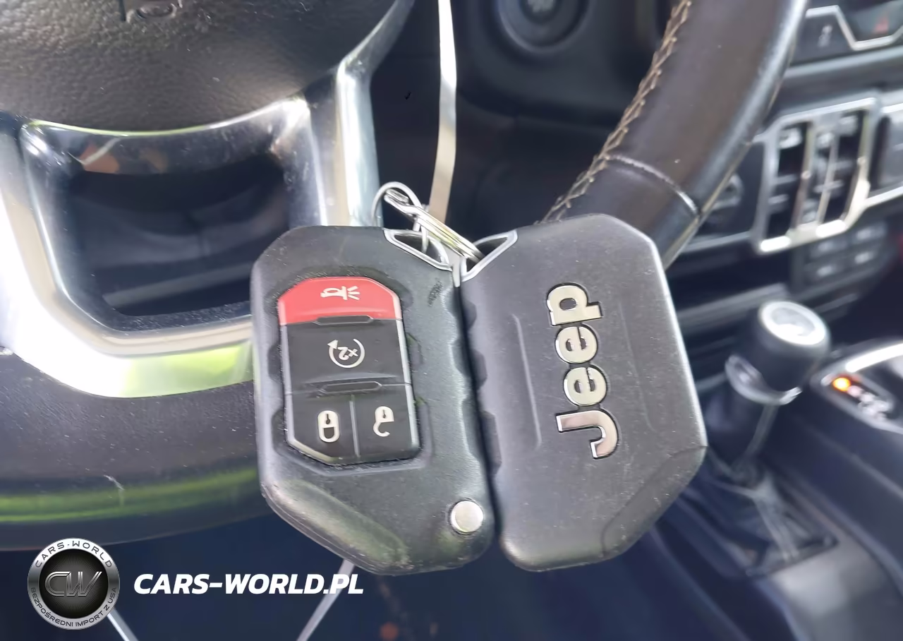2018 Jeep Wrangler Unlimited Sahara 4X4 VIN:1C4HJXEN2JW314888 - 11