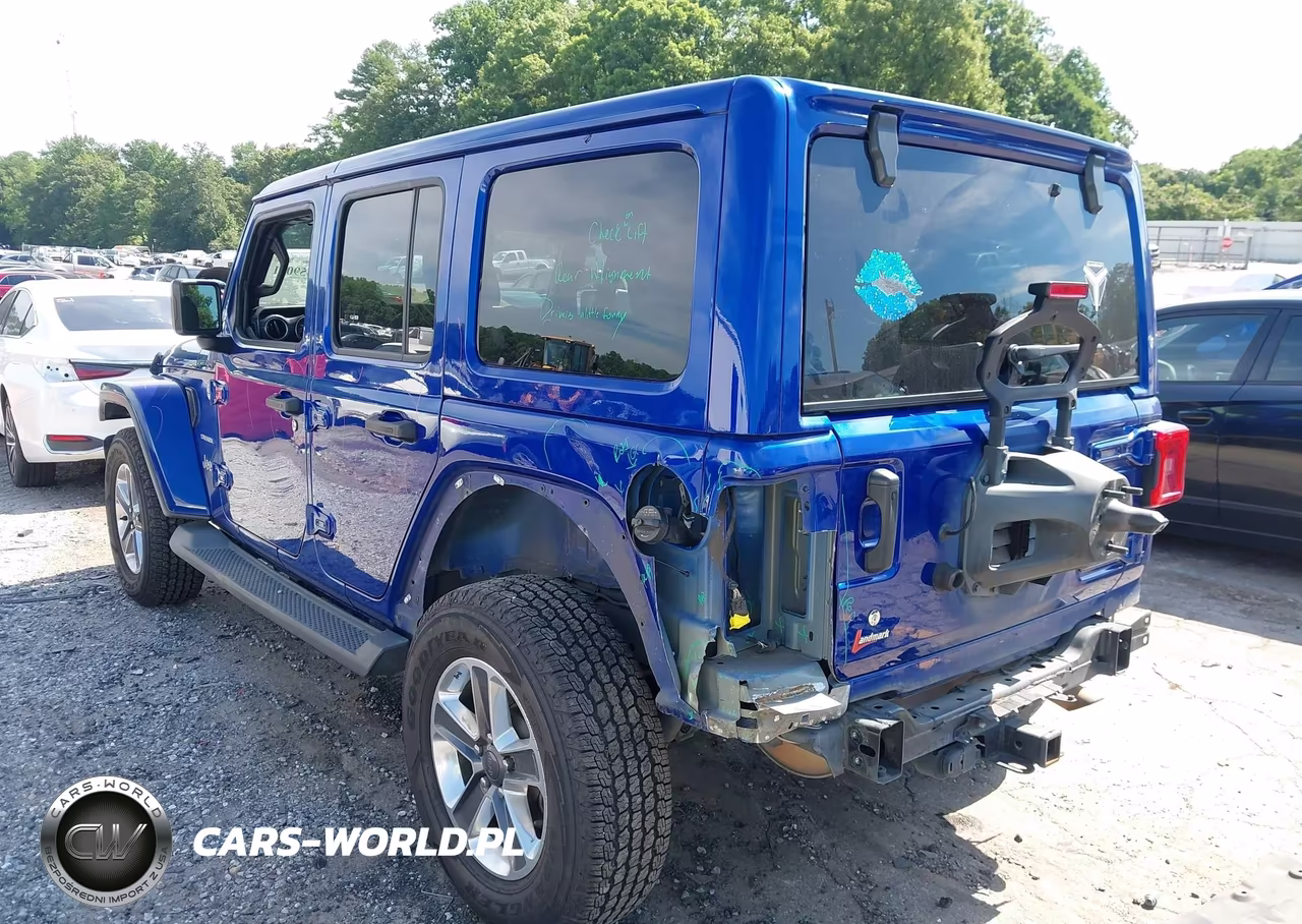 2018 Jeep Wrangler Unlimited Sahara 4X4 VIN:1C4HJXEN2JW314888 - 3
