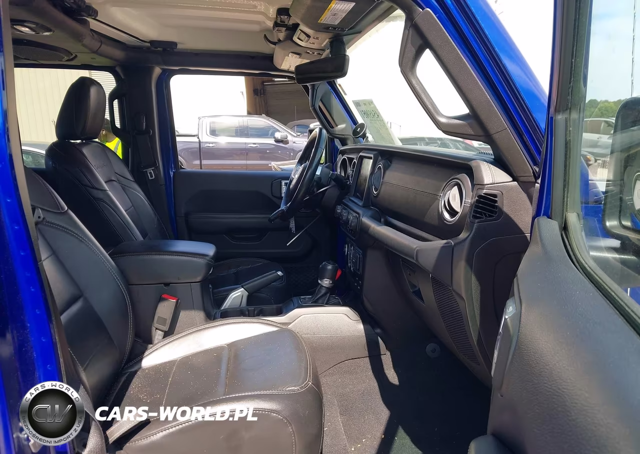 2018 Jeep Wrangler Unlimited Sahara 4X4 VIN:1C4HJXEN2JW314888 - 5