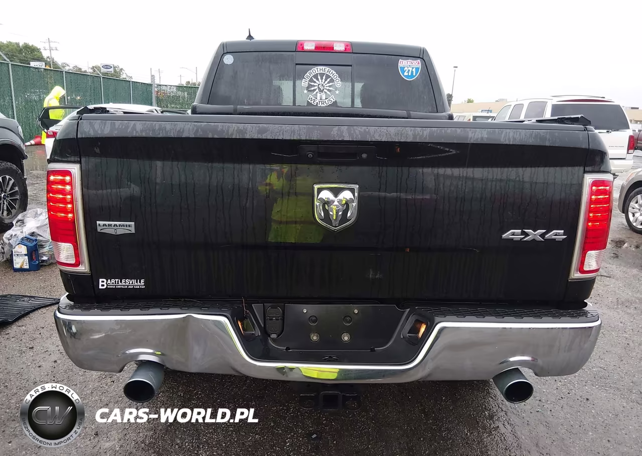 2018 Ram 1500 Laramie 4X4 5'7 Box VIN:1C6RR7NMXJS237951 - 17