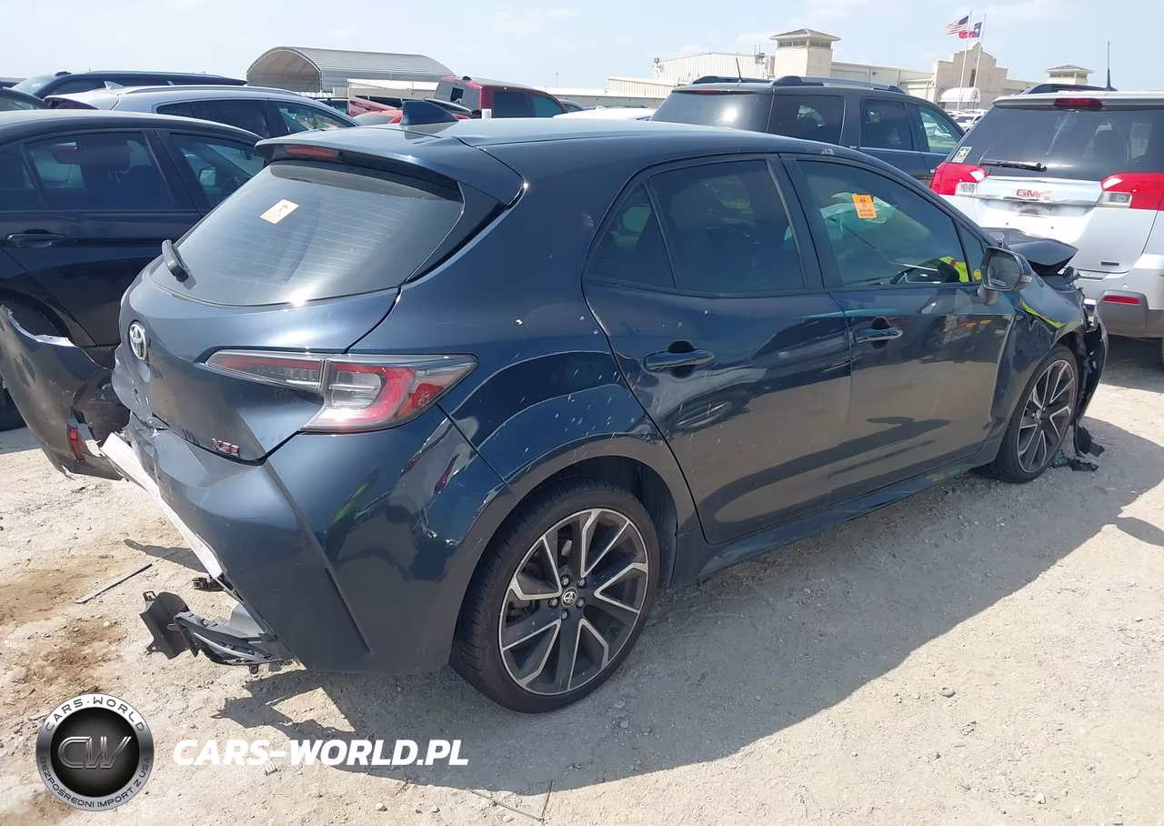 2020 Toyota Corolla Xse VIN:JTNA4RBE6L3074317 - 4