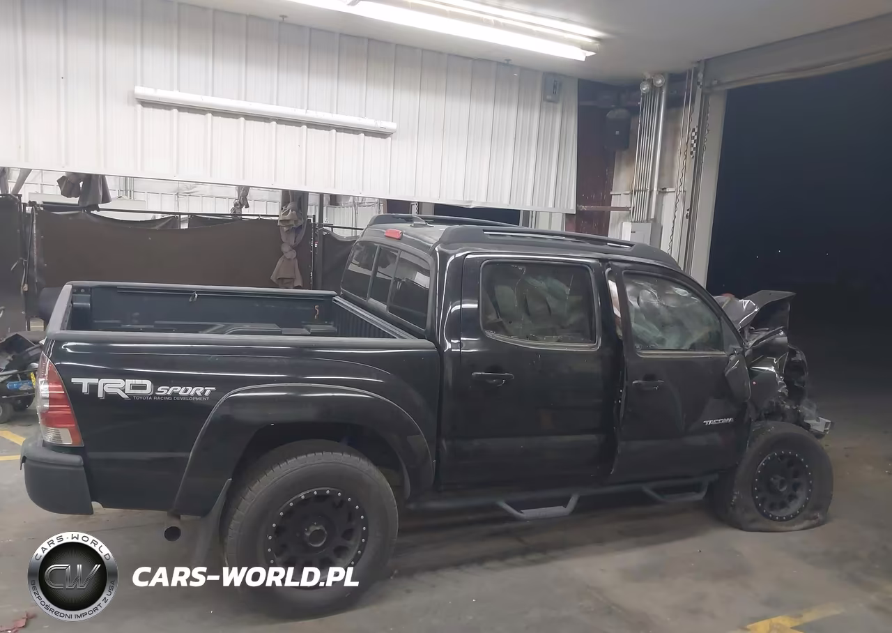 2015 Toyota Tacoma Prerunner V6 VIN:3TMJU4GN5FM192412 - 13